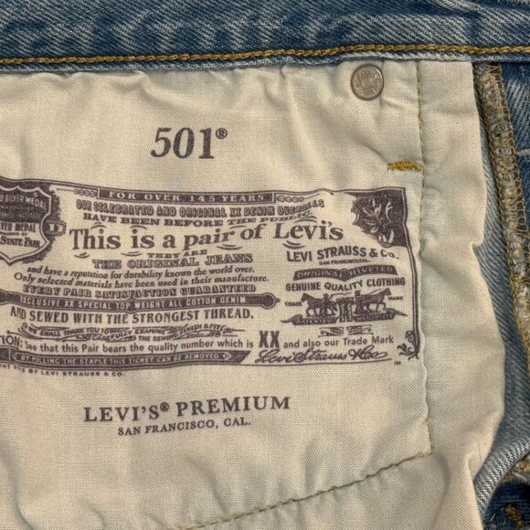 Women’s Levi's 501 Button Fly 27 Blue Cut-Off Distressed Denim Jean Shorts - Picture 7 of 12